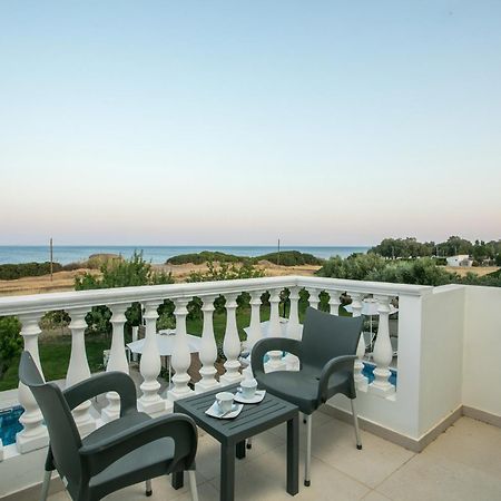 Rita Mare Seafront Villas Heated Pools 根纳迪 外观 照片