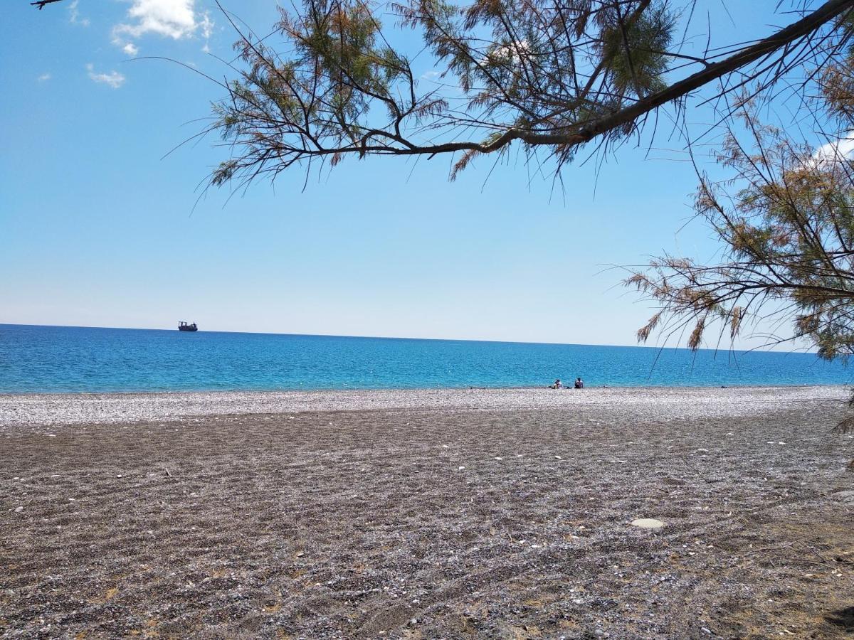 Rita Mare Seafront Villas Heated Pools 根纳迪 外观 照片