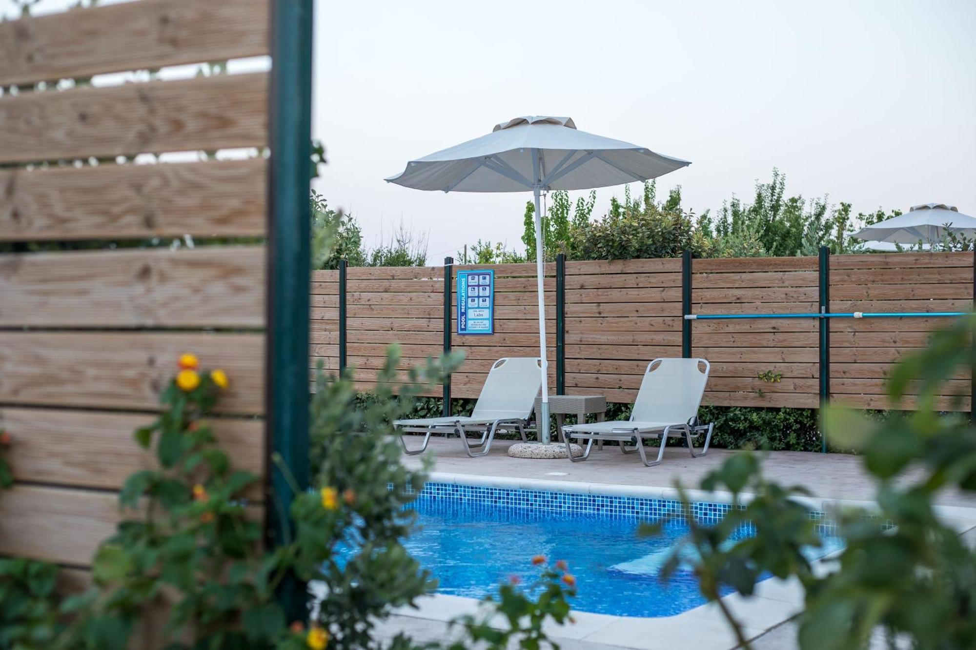 Rita Mare Seafront Villas Heated Pools 根纳迪 外观 照片