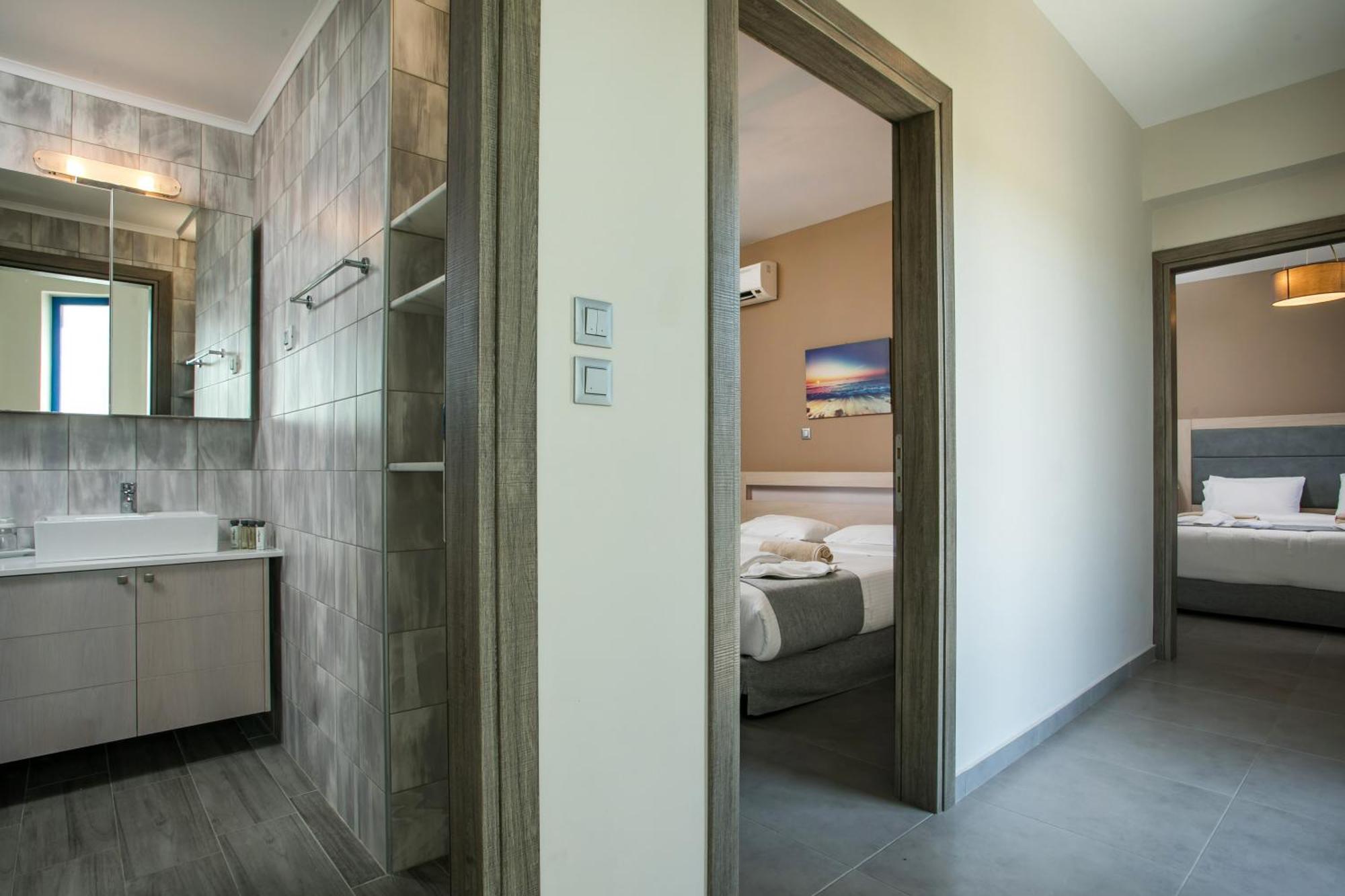 Rita Mare Seafront Villas Heated Pools 根纳迪 外观 照片