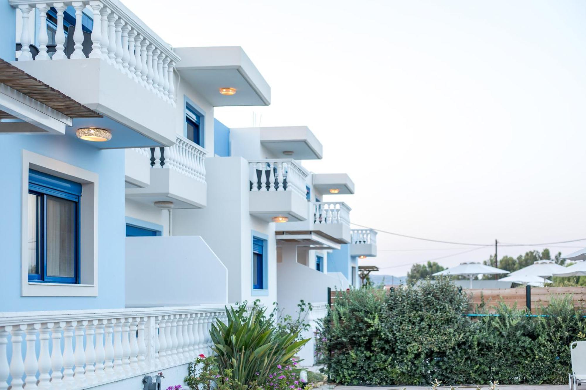 Rita Mare Seafront Villas Heated Pools 根纳迪 外观 照片