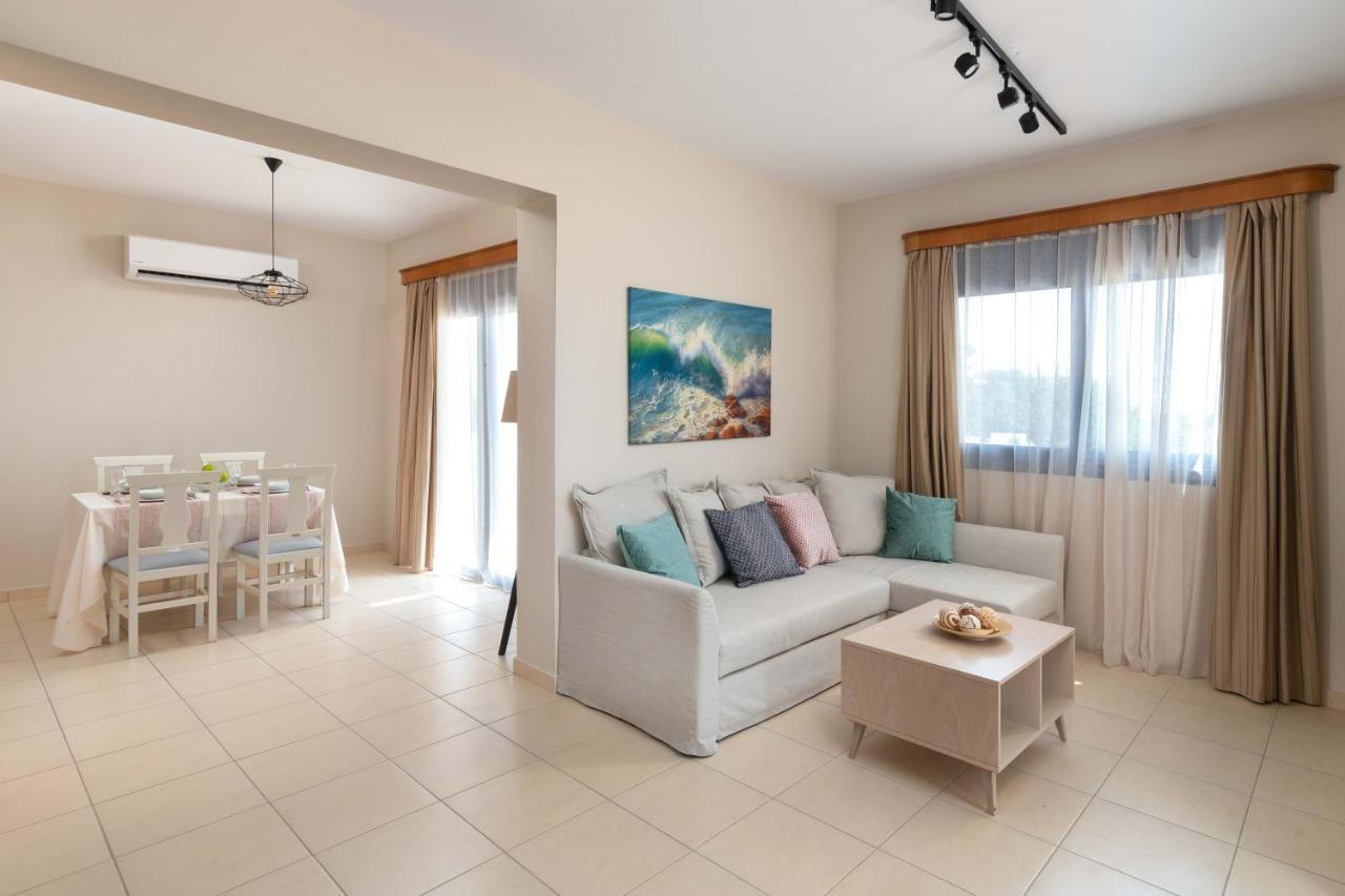 Rita Mare Seafront Villas Heated Pools 根纳迪 外观 照片